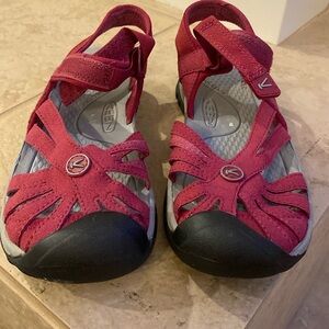Women’s Keens Hiking sandals